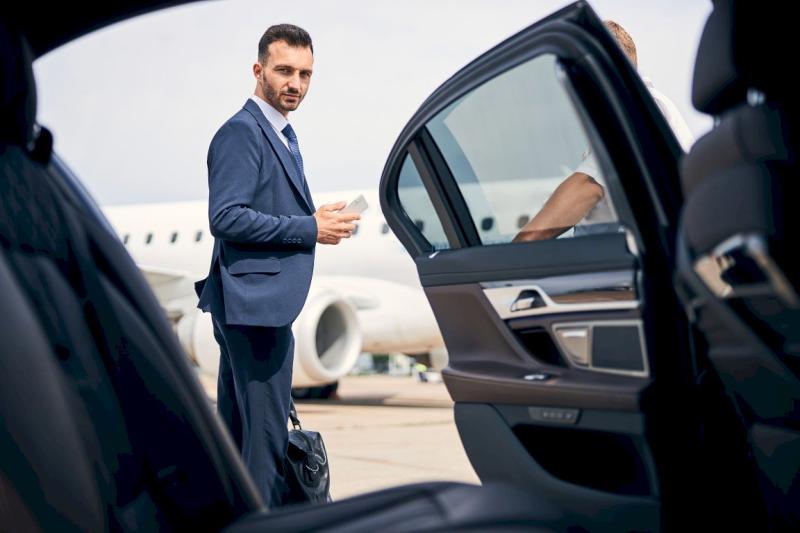 Nashville International Airport (BNA) limo service