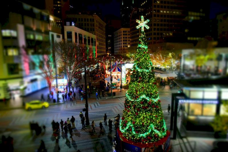 Limo Light Tours: Nashville’s Best-Kept Holiday Secret